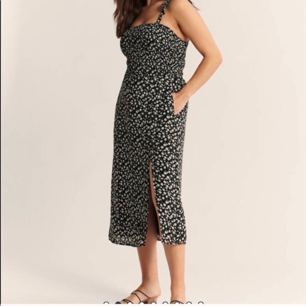 Abercrombie & Fitch Smocked Midi Dress in Black Floral